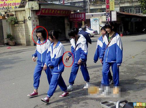 女学生校服被曝光 11270520_981352.jpg