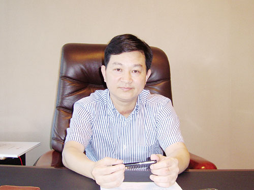 记"长生杯"爱心慈善奖获得者叶建新